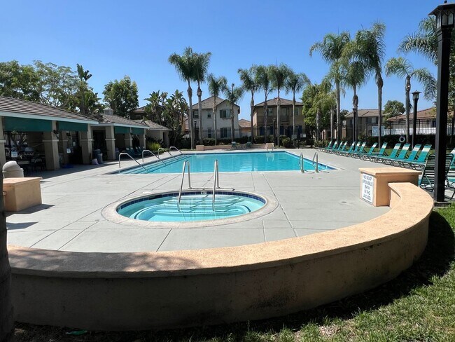 Foto del edificio - Charming 2 Bed 2.5 Bath Detached Home in G...