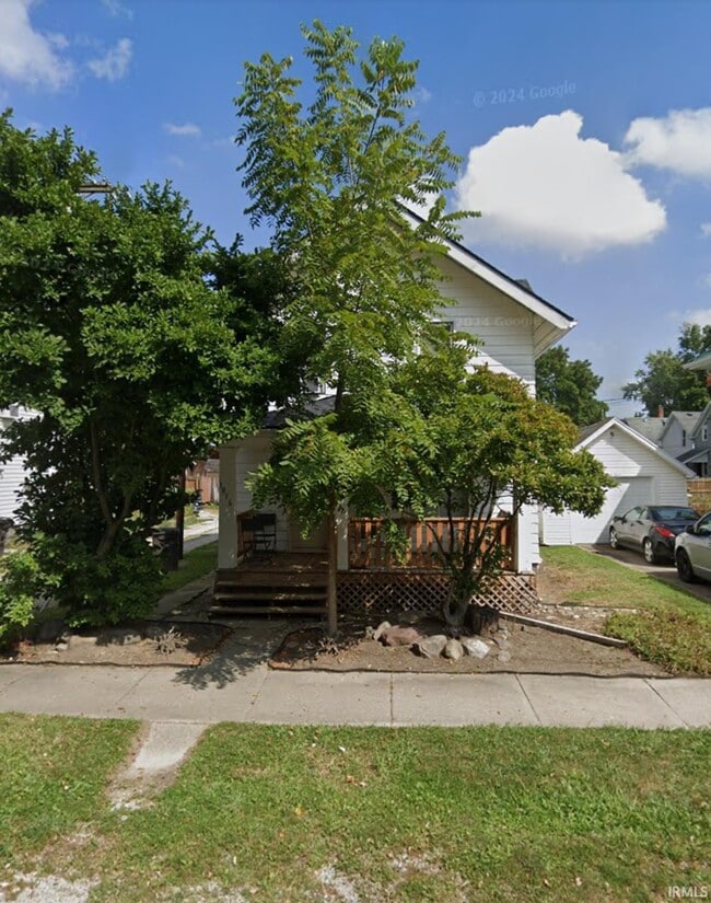 Building Photo - 1816 St Marys Ave
