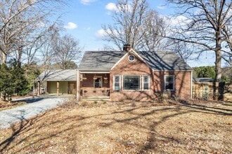 Building Photo - 5712 Oak Dr