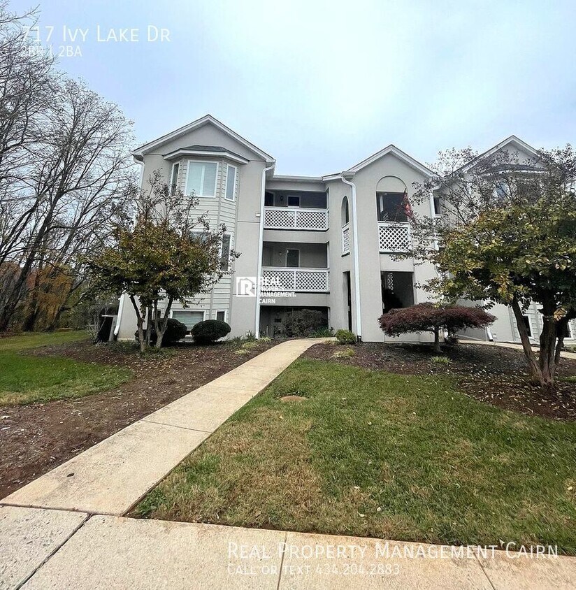 Primary Photo - Ivy Lake 2 Bedroom Condo, Come See the View!