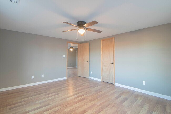 Foto del edificio - 1228 Crossland Ave