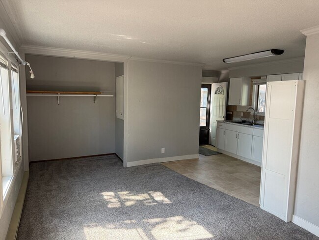 Foto del edificio - Charming 2 Bed, 1 Bath Home – Month-to-Mon...