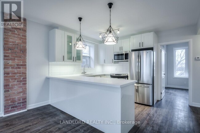 Photo du bâtiment - 82 Parkway Ave