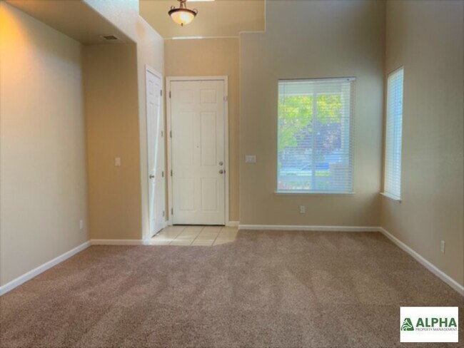 Building Photo - New carpet &amp; paint