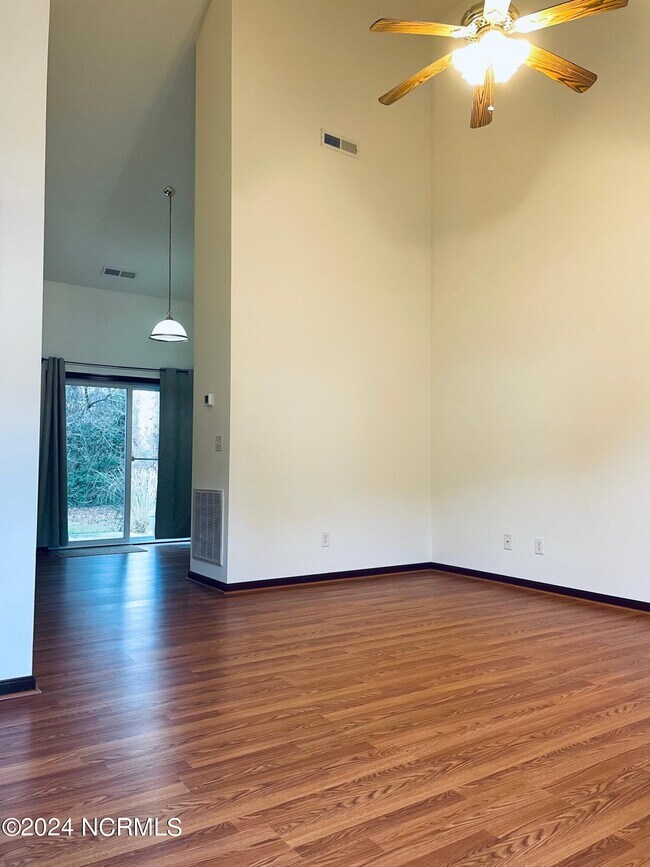 Building Photo - 1122 Brownlea Dr