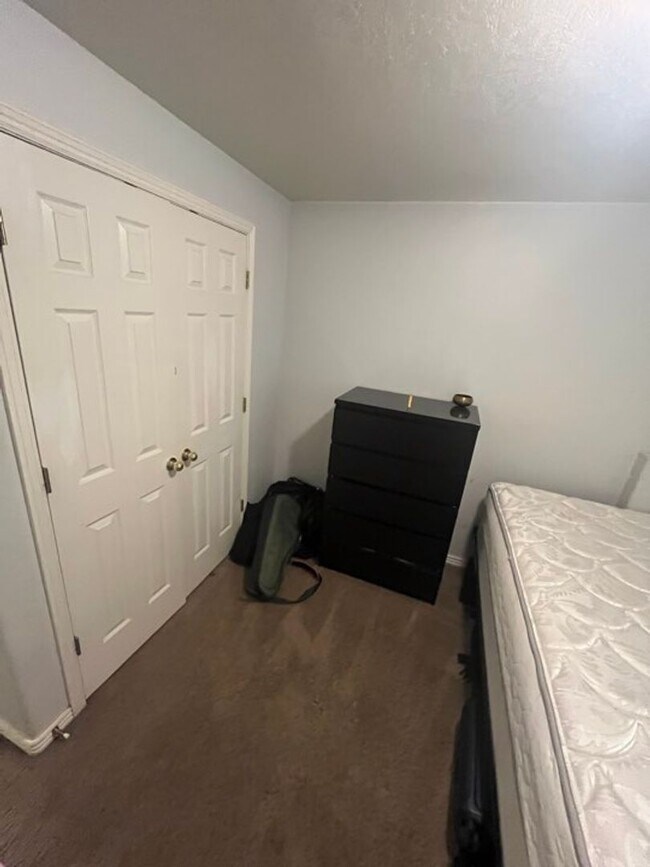 Foto del edificio - Bedroom Available in Provo