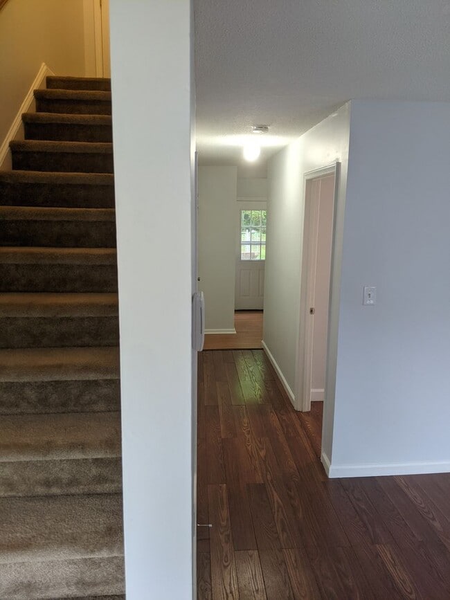 Foto del edificio - 105 Starlite Dr