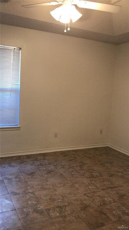 Building Photo - 10 10th St