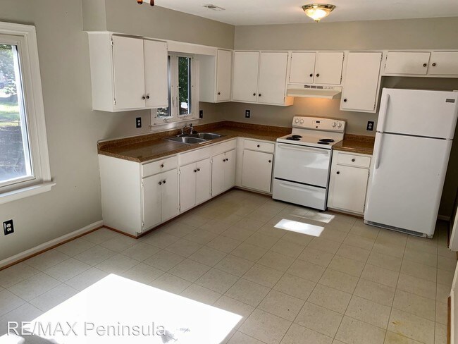 Building Photo - 3 br, 1.5 bath House - 101 Stanley Drive