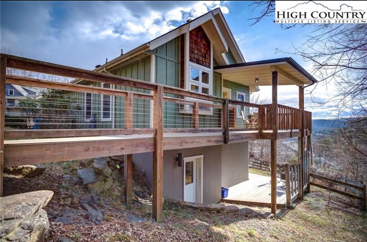 Foto principal - 127 Sun Haven Ln