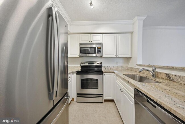 Foto del edificio - 2111 Wisconsin Ave NW