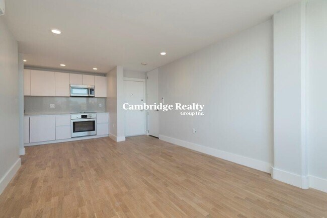 Building Photo - 335 Harvard St