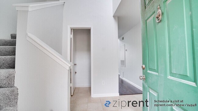 Building Photo - 3 br, 2.5 bath Townhome - 12835 Burninglog...