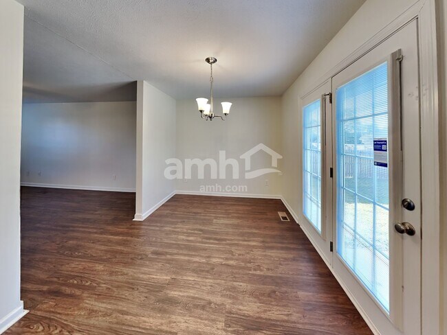 Foto del edificio - 4864 Ark Ln