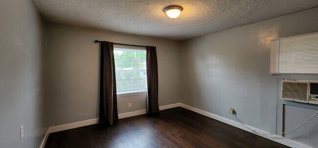 Foto del edificio - Upstairs Studio Apartment
