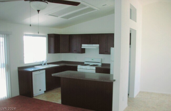 Building Photo - 833 Camden Yard Ct