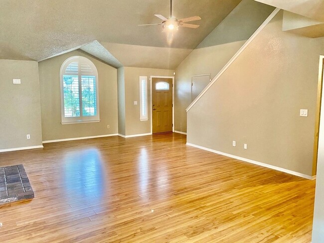 Foto del edificio - 9538 N Barton Ave