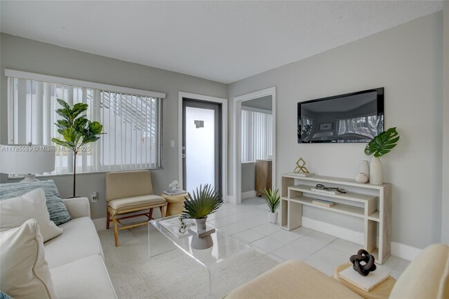 Foto del edificio - 335 SW 20th St