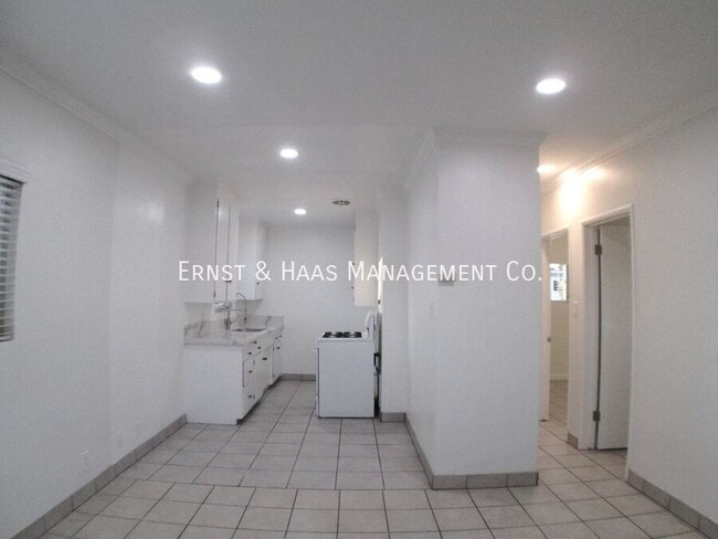 Building Photo - 6524 Orange Ave