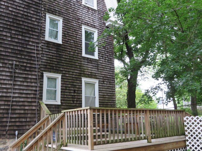 Back deck - 2900 Ailsa Ave