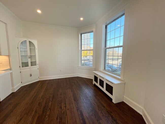 Foto del edificio - 1228 E Juneau Ave