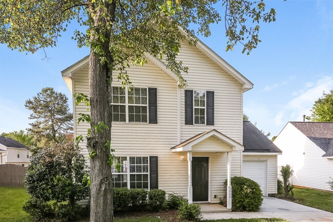 Building Photo - 5900 Hewitt Dr