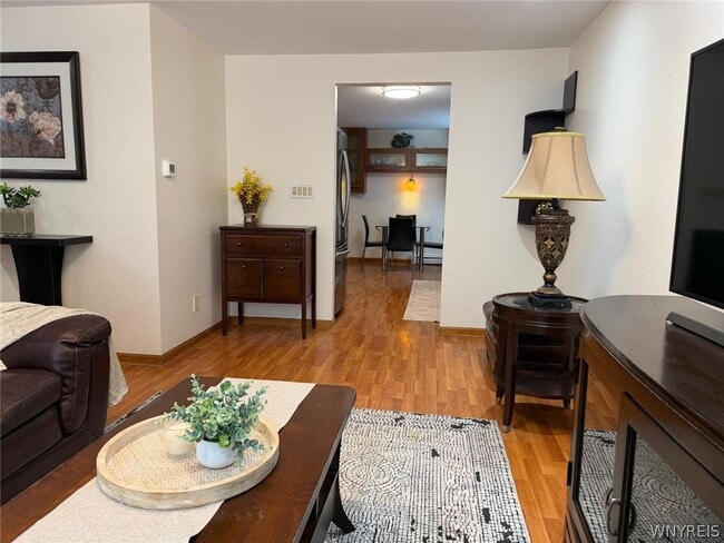 Foto del edificio - 114 Ayrault Dr