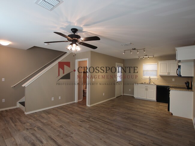 Foto del edificio - Beautiful 2 Bed 1.5 Townhome in Lindale ISD! Tour Today!