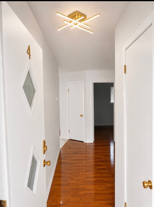 Photo - 825 W Thomas L Pkwy (Lansing, MI) Apartment