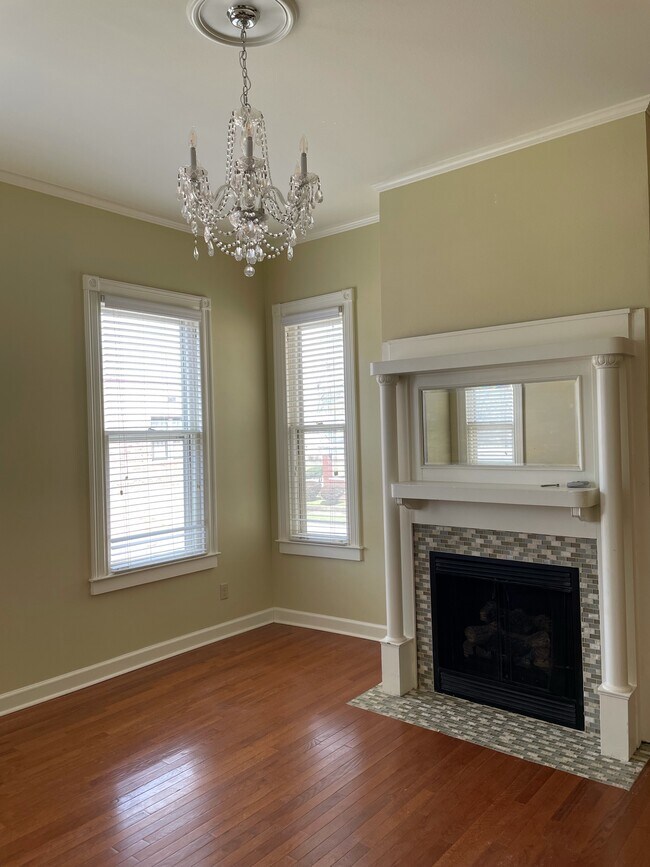 Living room gas fireplace - 1410 S Gaines St
