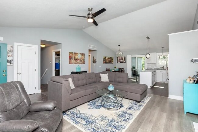 Foto del edificio - 5805 Pine Ct