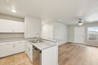 Building Photo - Creekside Haven