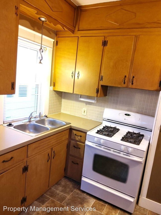 Building Photo - 2 br, 1 bath House - 410 Niles Ave