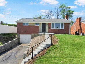 Building Photo - 1426 Magnolia Dr
