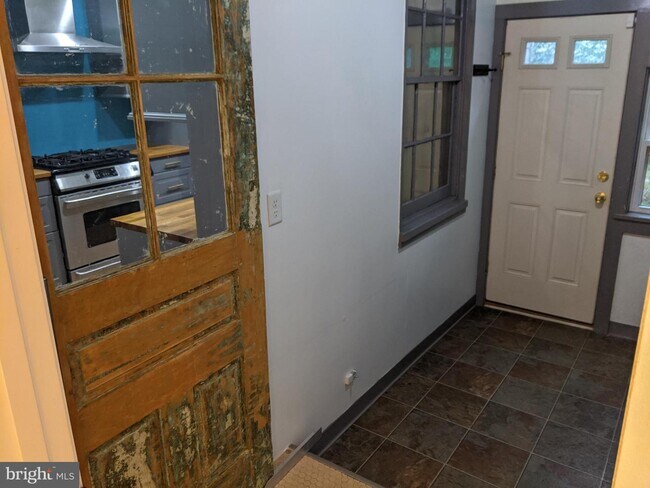 Foto del edificio - 365 E Market St