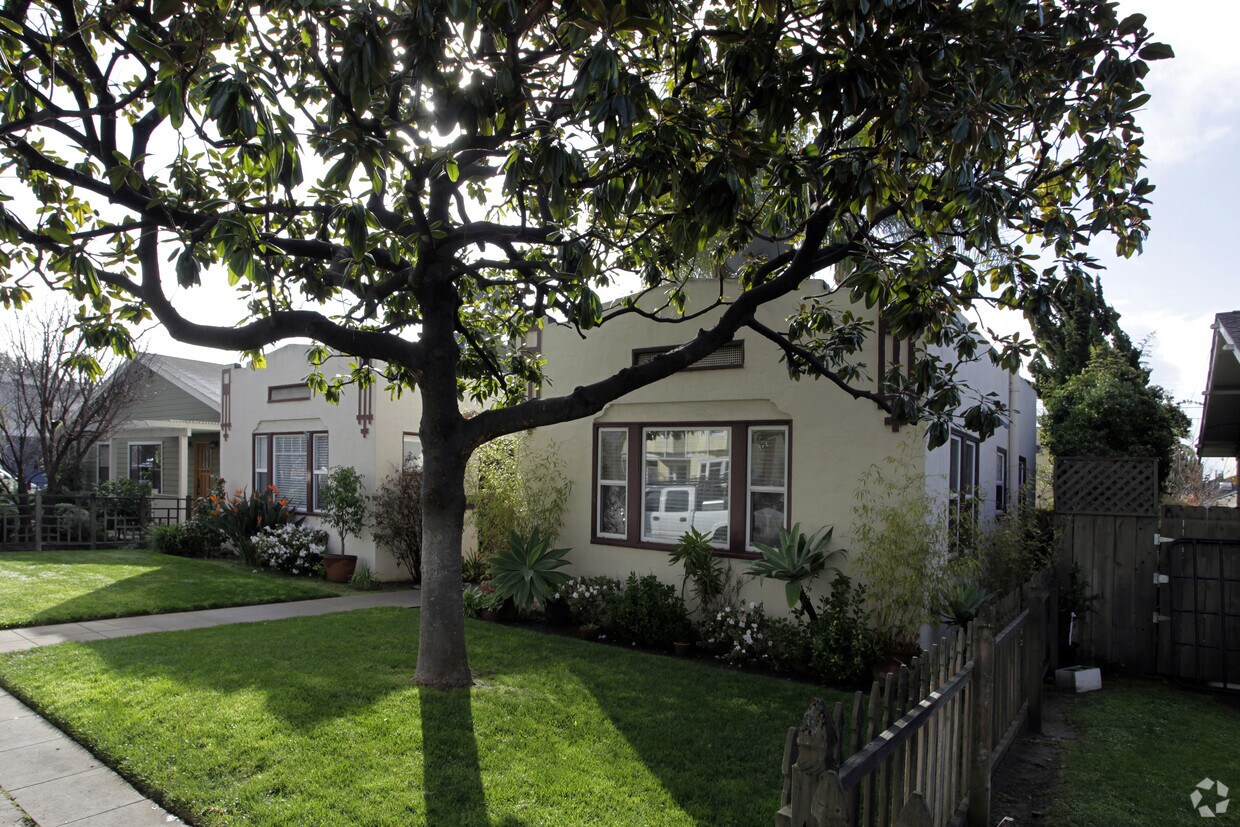 Foto del edificio - 3045-3049 Juniper St