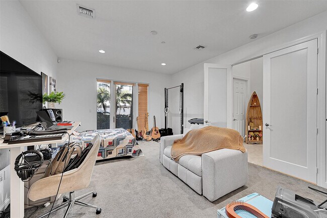 Foto del edificio - 1614 NE 9th St