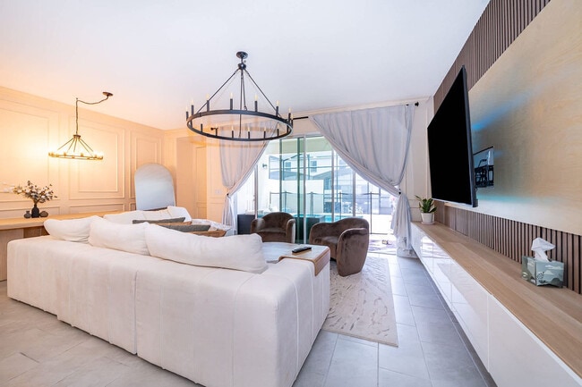 Building Photo - 1660 Tropical Palms Cir