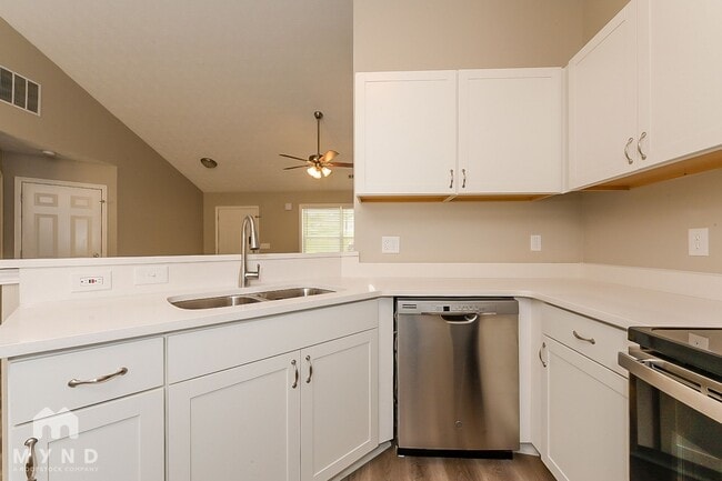 Building Photo - 130 Wynfield Dr