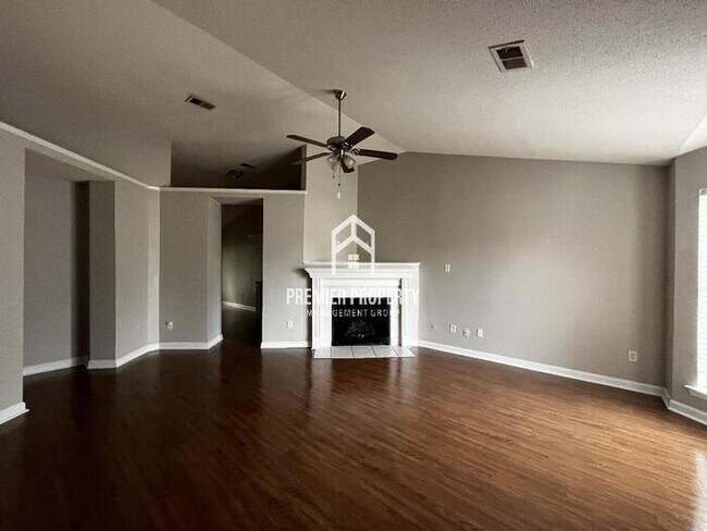 Foto del edificio - 10203 Cottage Farms Dr