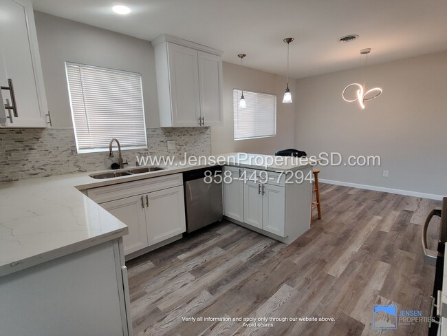 Building Photo - 3BR/2BA RENOVATED HOME w/ BEAUTIFUL VIEW, ...