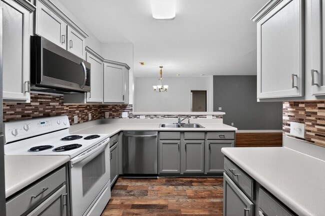 Building Photo - 16324 Redstone Mountain Ln