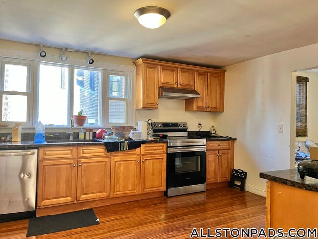 Foto del edificio - 26 Greylock Rd