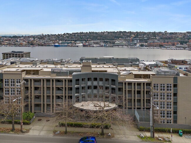Building Photo - 1504 Aurora Ave N