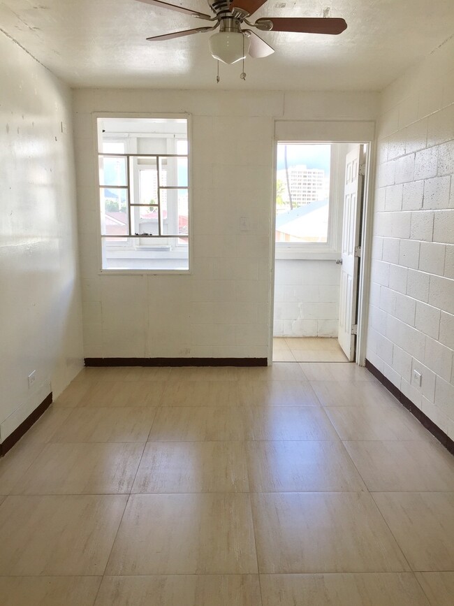 Building Photo - 1 Bed, 1 Bath Apartment in Waikiki