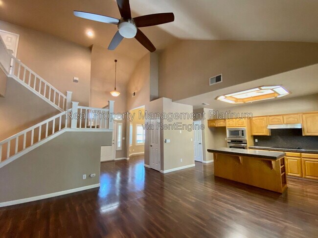 Building Photo - 7115 N Cecelia Ave