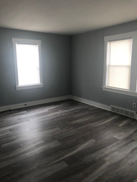 Foto del edificio - 2807 Homehurst Ave