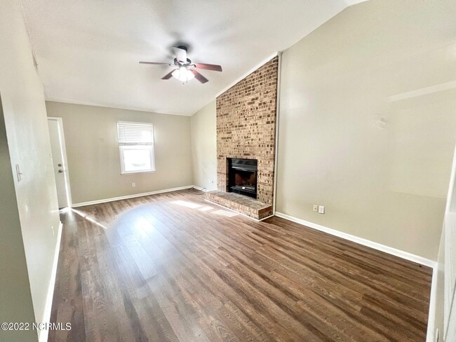 Building Photo - 110 Hickory Grove Dr