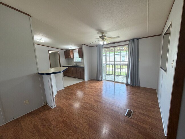 Foto del edificio - 6439 Spring Place Rd SE