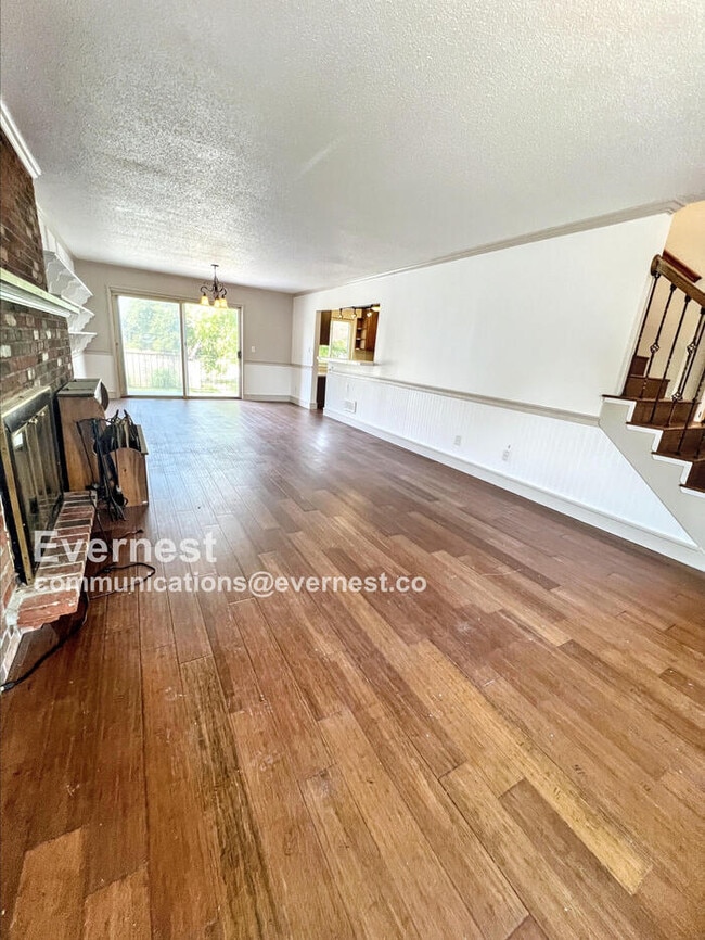 Building Photo - 8602 W 84th St
